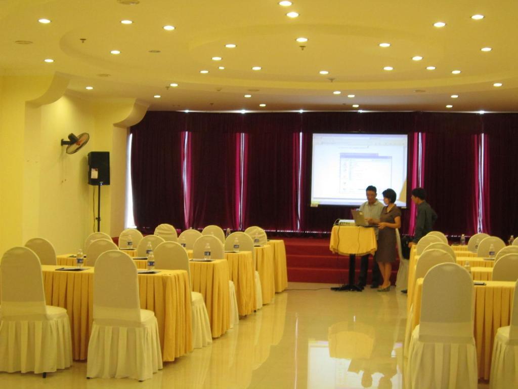 Bien Vang Hotel Da Nang Bagian luar foto